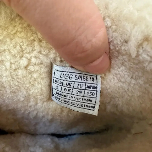 UGG Elijo 5674 Dark Brown Suede Sheepskin Lined Pull On Winter Boots - Picture 5 of 6